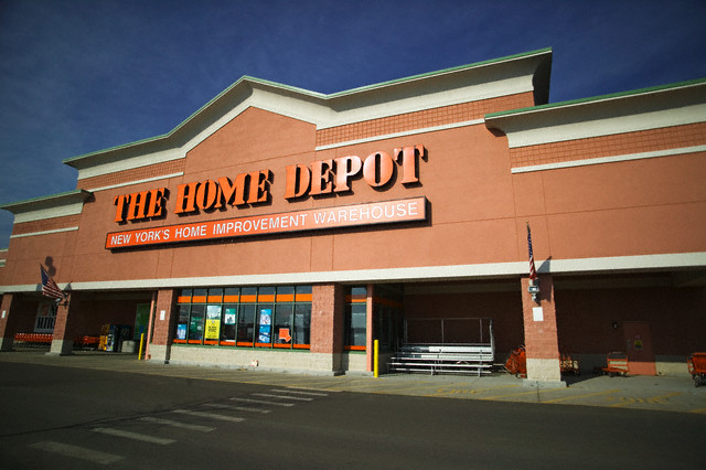 Home Depot Cyberthieves Took Advantage of Security Upgrade Delays