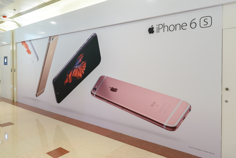 Asian Supplier Slump Signals iPhone Sales Dip