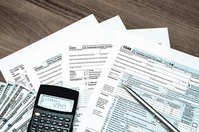 How Do Customers — And Retailers — React To Tax Returns?