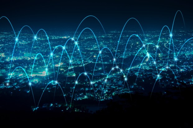 Data Dive, Summer Heat Edition: Venmo Speeds Up, Amex Branches Out And Walmart Takes A Pass