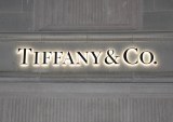 China’s Tourism Lull Tarnishes Tiffany’s Stock