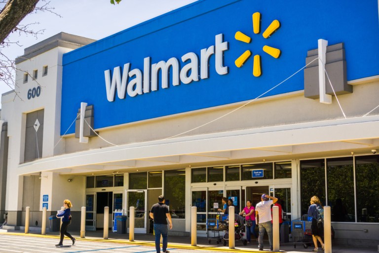 Walmart Reports Strong Earnings, Forecast