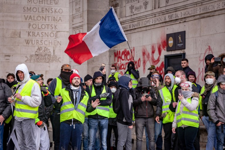 Protests Cost French Retailers a Billion Euros