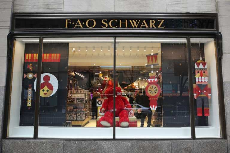 FAO Schwarz Planning New Locations, Collections