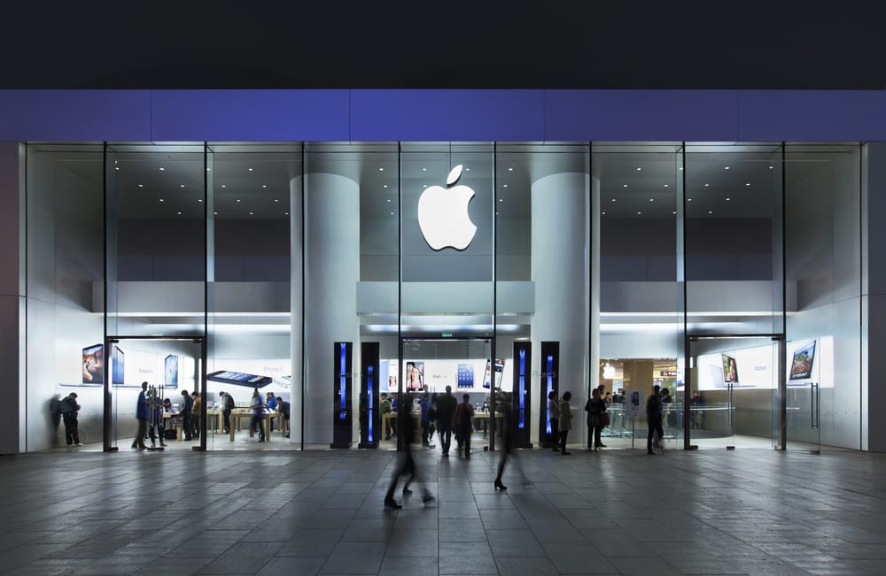 Analysts Have Mixed Views On Apple Card, Subscription Services