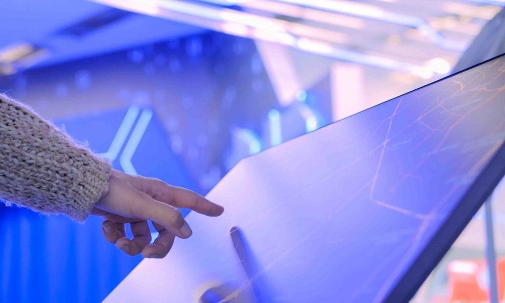 How Smart Kiosks Are Solving Retail’s Last-Mile Problem