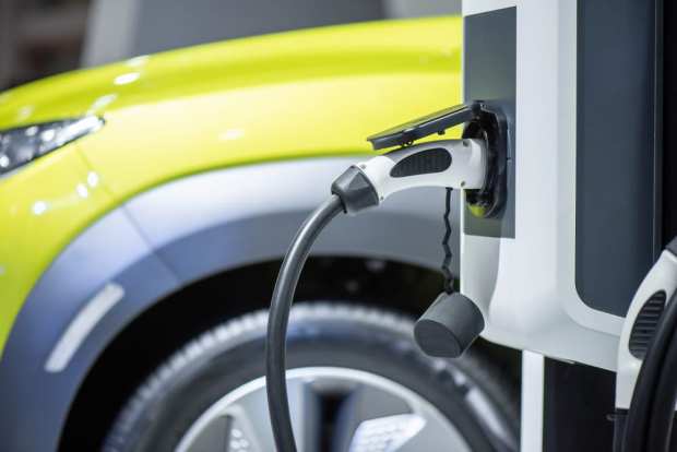 How Fuel Cards Hold Fleets Back From EV Adoption