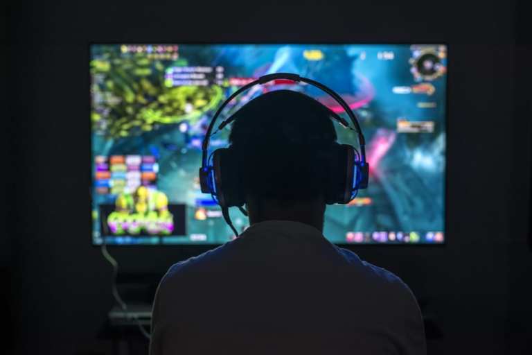 Deep Dive: Online Gaming Struggles With Subscription Competition