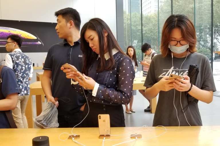 China Sees 18 Pct. Jump In iPhone Sales