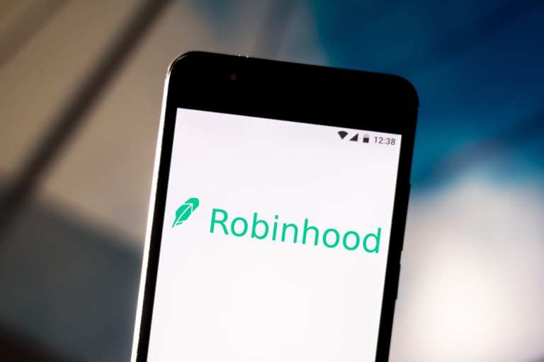 Robinhood App Crashes Again As Markets Plummet