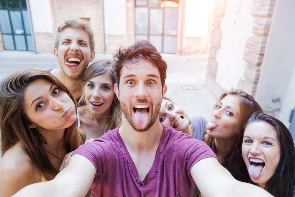 Apple Earns Patent On Tech That Compiles Group Selfies