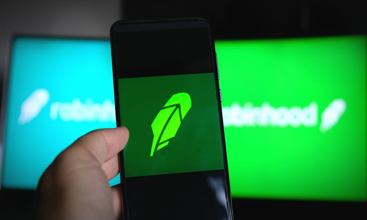 Massachusetts Suing Robinhood, Alleging Failure To Protect Investors