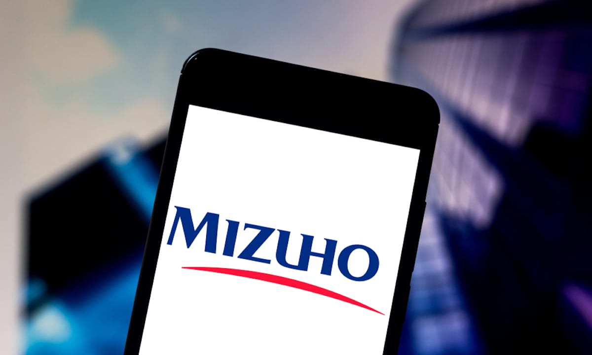 Mizuho, LINE Increase Investments In Bid To Launch ‘Smartphone Bank’