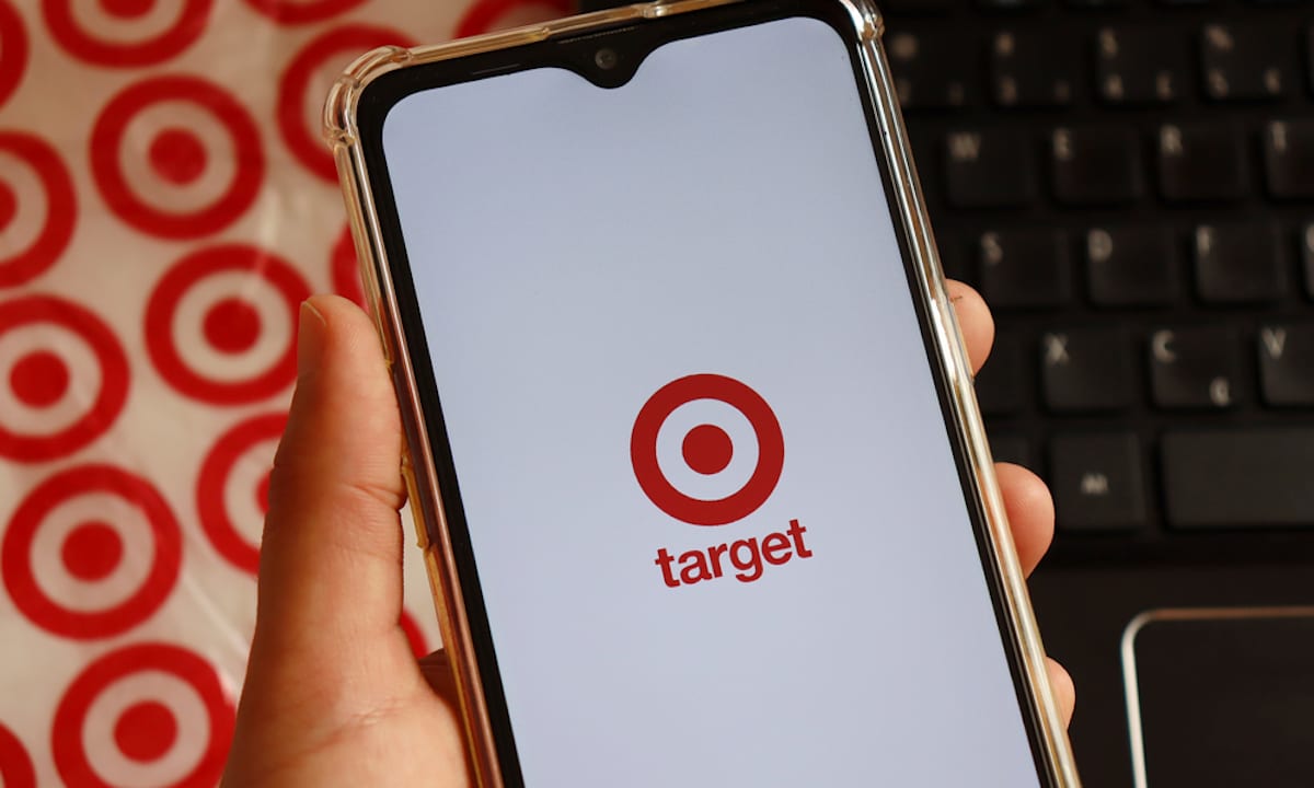 Digital Technology Fuels Retail Sales, Disbursements 