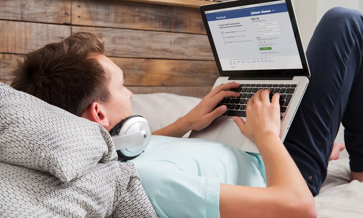 Facebook Seeks 10,000 Engineers in EU to Create New Digital World