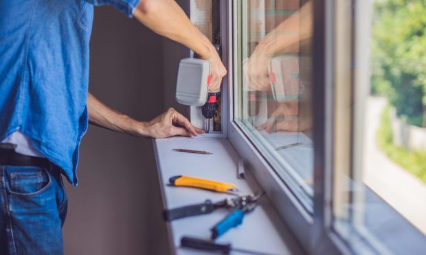 Home Depot, Lowe’s Earnings Show No Slowdown in Consumer Spending on the Home