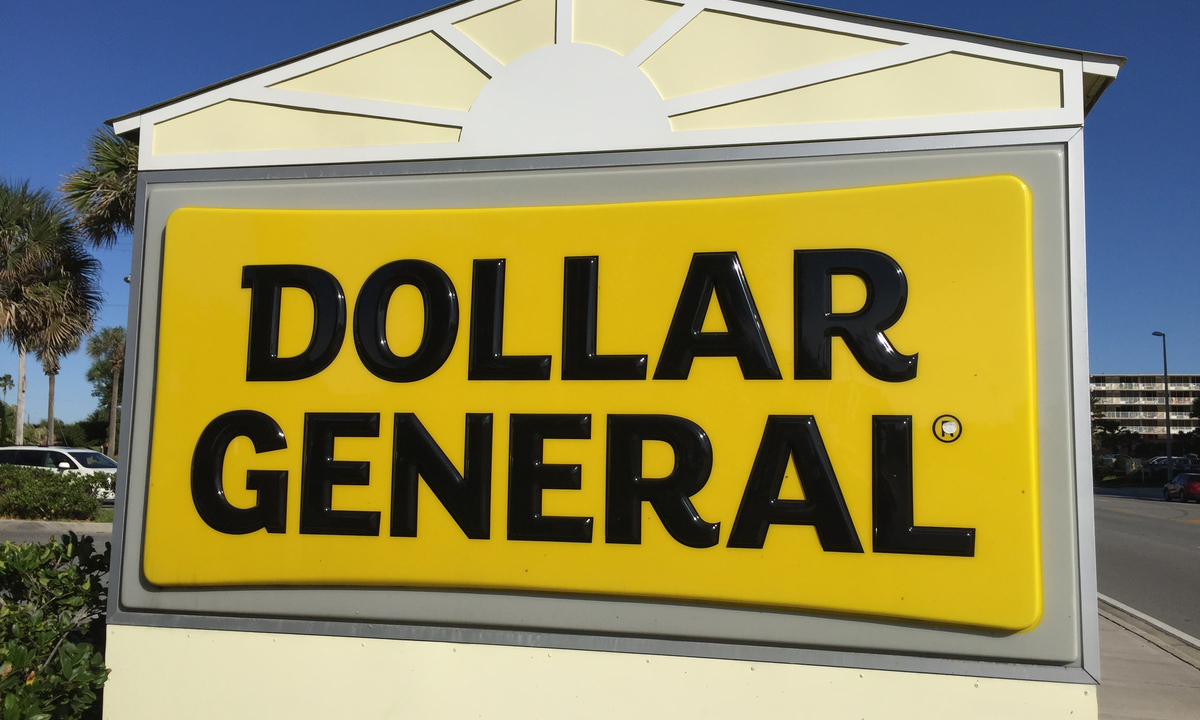 Dollar General Rolls Out Banking Option, Tests BNPL