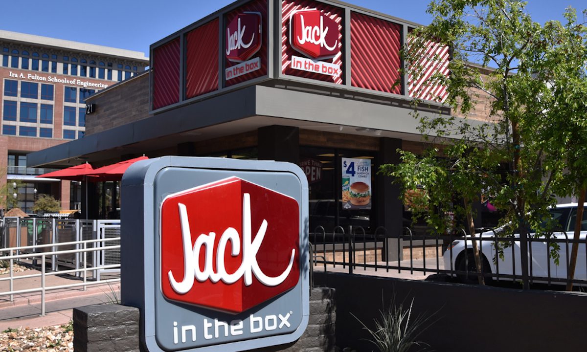 Today in Food Commerce: Jack in the Box Goes Robotic; Chipotle Turns Focus to Drive-Thru