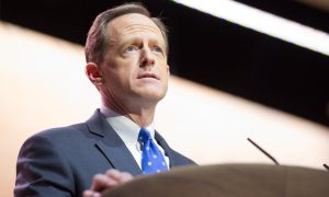 Pat Toomey, crypto, trading