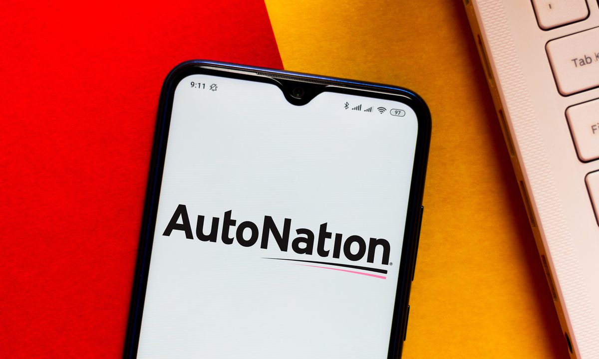 Investors Concerned About Consumer Demand Take It out on AutoNation