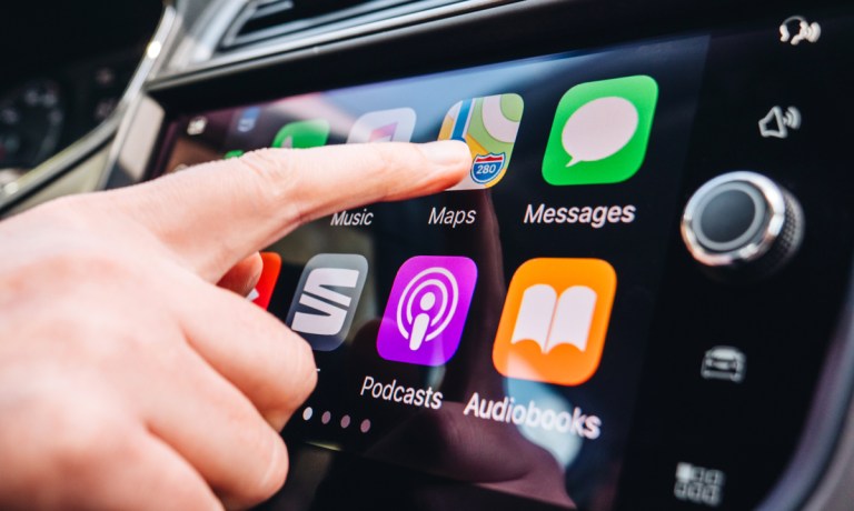 Apple Wants Drivers to Buy Gas With CarPlay