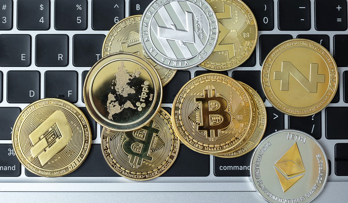 Bankman-Fried Bails Out Crypto Broker Voyager and Blames Fed for Downturn