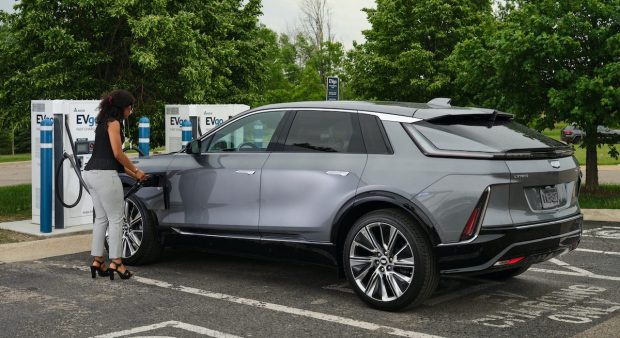 Smoother Payments Key to Streamlining Electric Vehicle Charging, Stakeholders Say