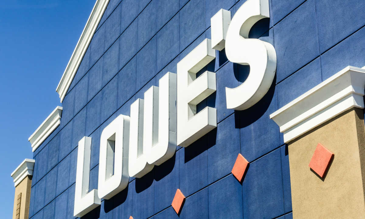 Lowe’s Digital and Omnichannel Upgrades Shine Amid 4.3% Decreased Sales