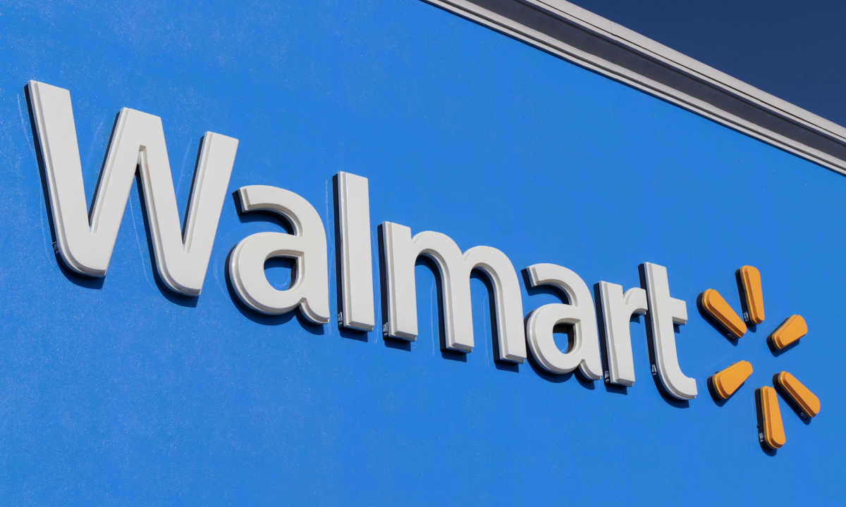 Walmart Takes First Step to Launching Digital Bank With One