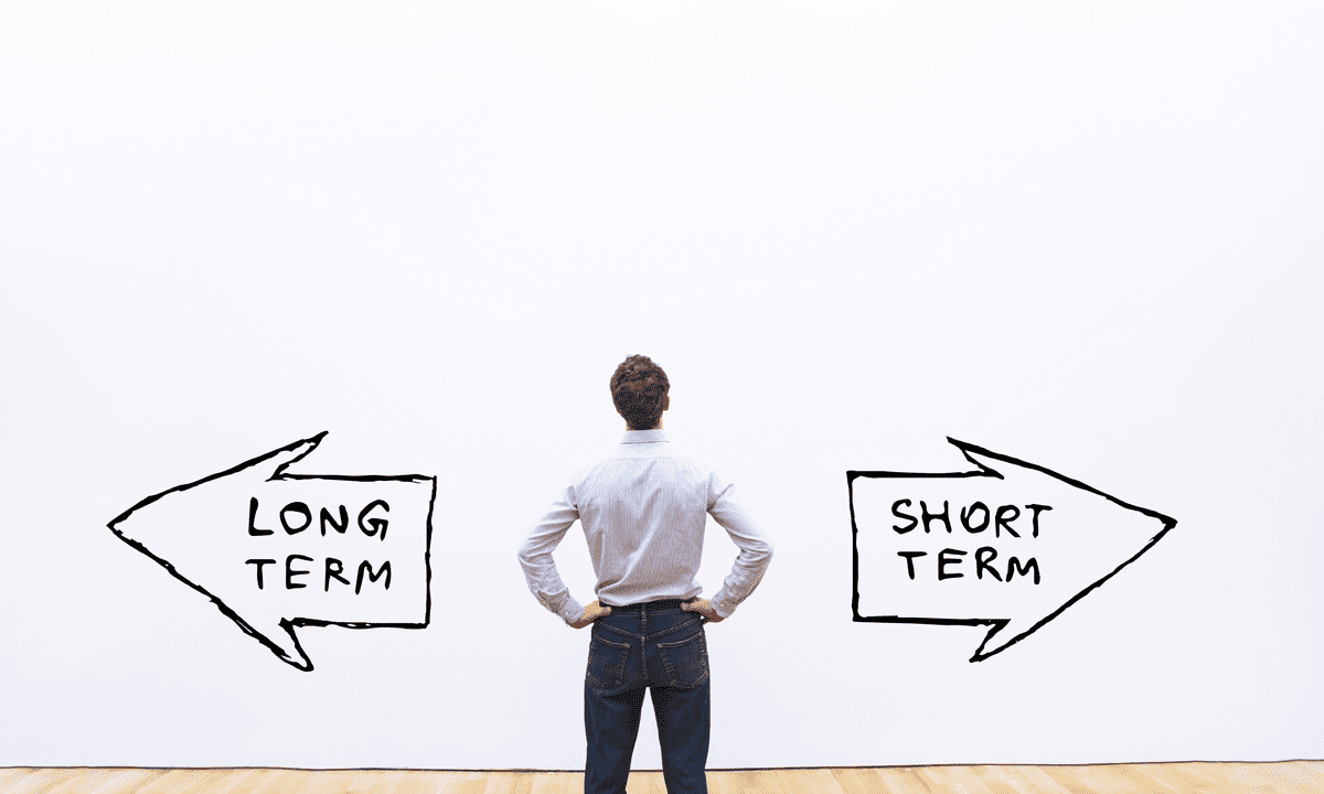 CFOs Lean Toward Short-Term Investments Amid Stock Market Volatility