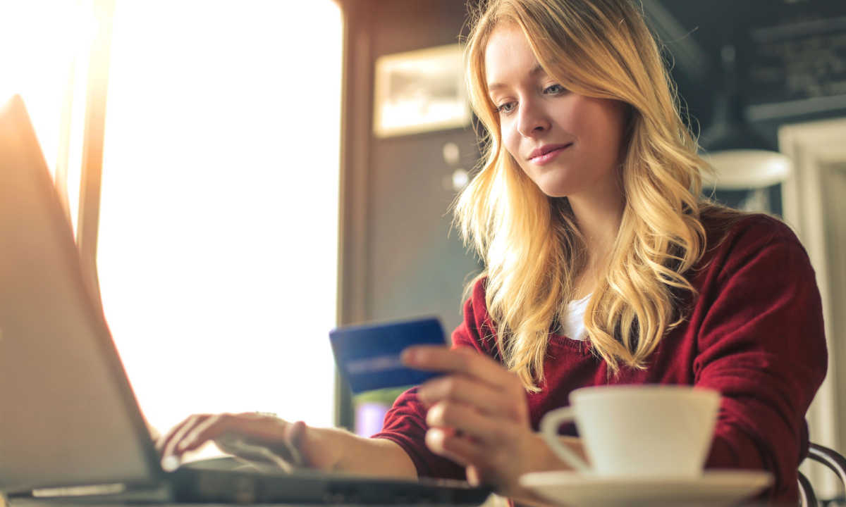 eCommerce Growth Outpaces General Retail Sales, Hits 15.6%