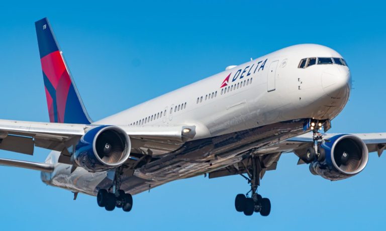 Delta Air Lines plane