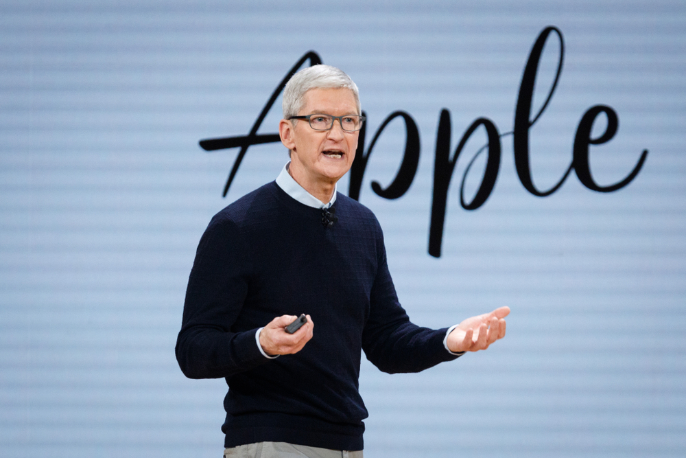 Apple CEO Urges Caution As AI Stays in Spotlight