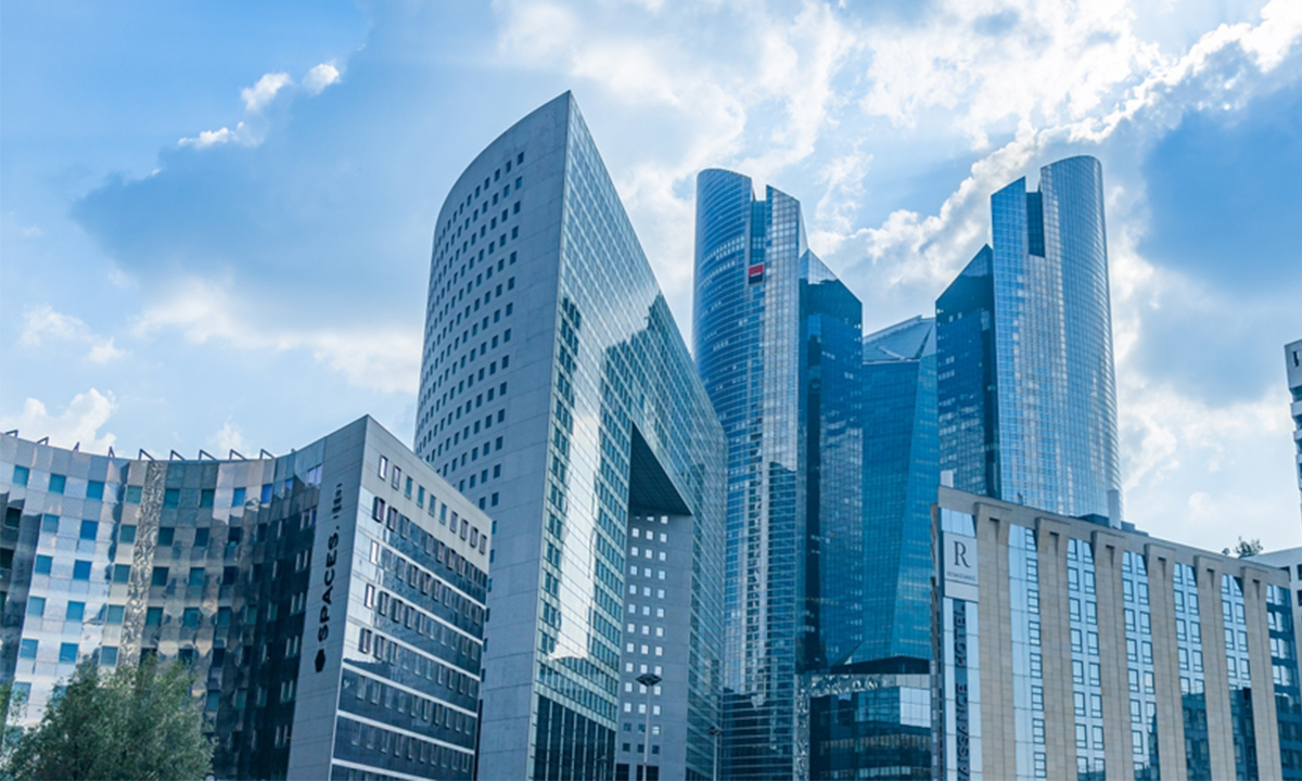 Consumer Trust Gives Banks AI Edge Over FinTechs Because of Cash Usage, Says SocGen