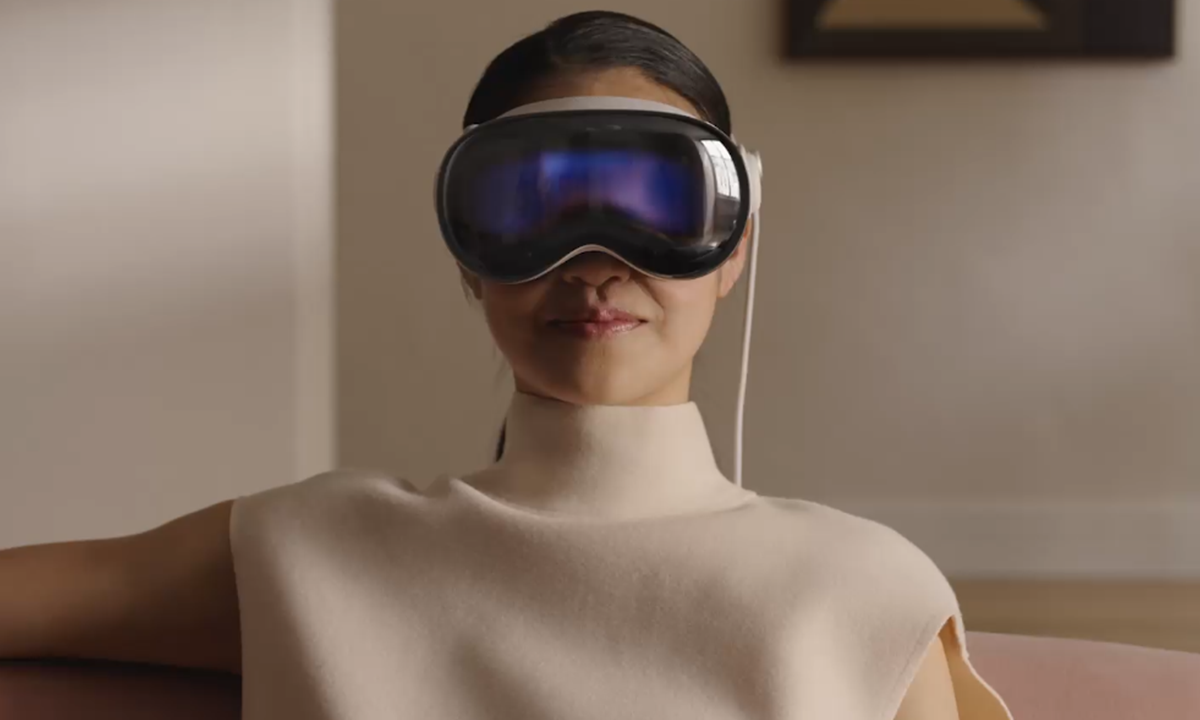 Apple Reportedly Slashes Vision Pro Glasses Production Forecast