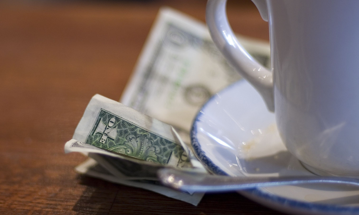 Chicago Expected to Require Restaurants to Pay Standard Minimum Wage