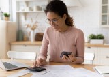 woman using finance app