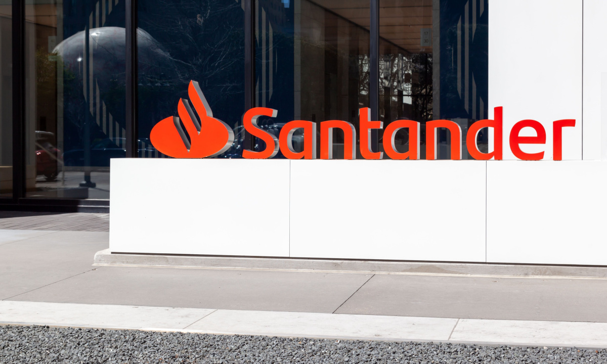 Spanish Regulator Imposes $47 Million Fine on Santander