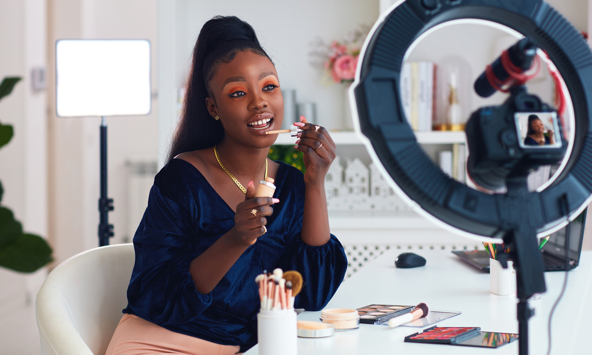 Meta Offers Holiday Bonus to Instagram Creators