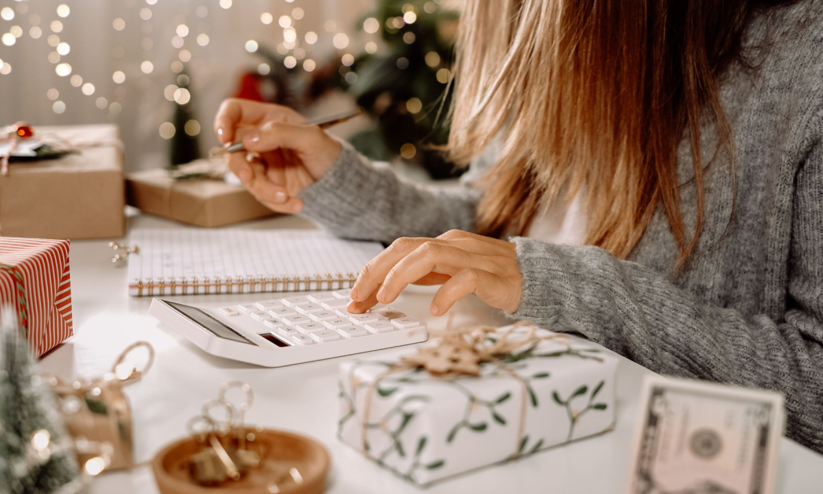 Decreased Consumer Savings Mean Holiday Spending Cutbacks