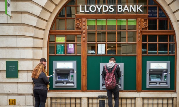Lloyds Considers Job Cuts as Banks Shift to Digital