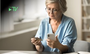 woman online shopping with phone