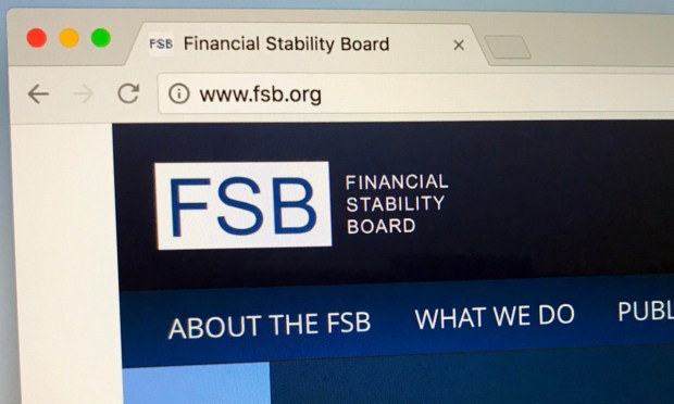 FSB to Recommend Measures to Control Bank Runs Spurred by Social Media