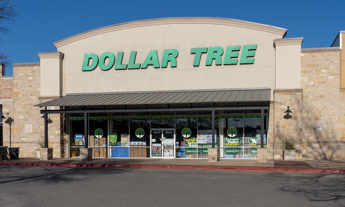 Dollar Tree Lures Affluent Shoppers in Downshift