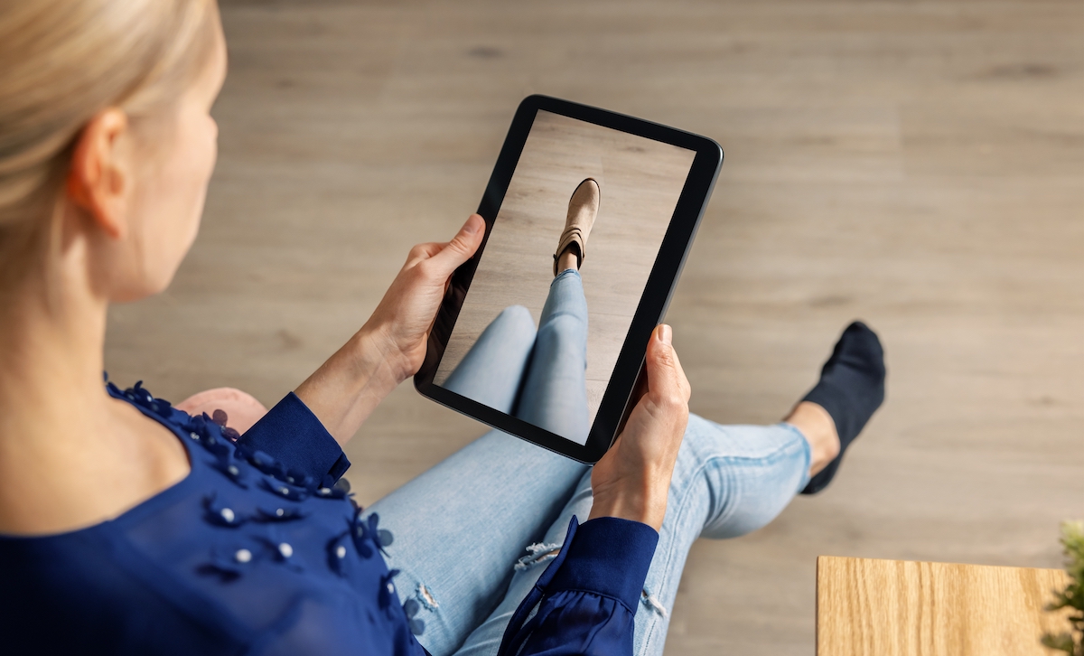 Walmart and Amazon Race to Provide Best Virtual Try-On Experiences