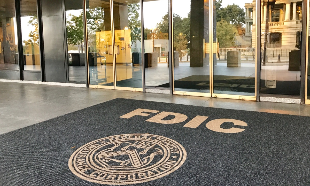 FDIC Notes More ‘Problem’ Banks; Sparks Debate Over Deposit Insurance