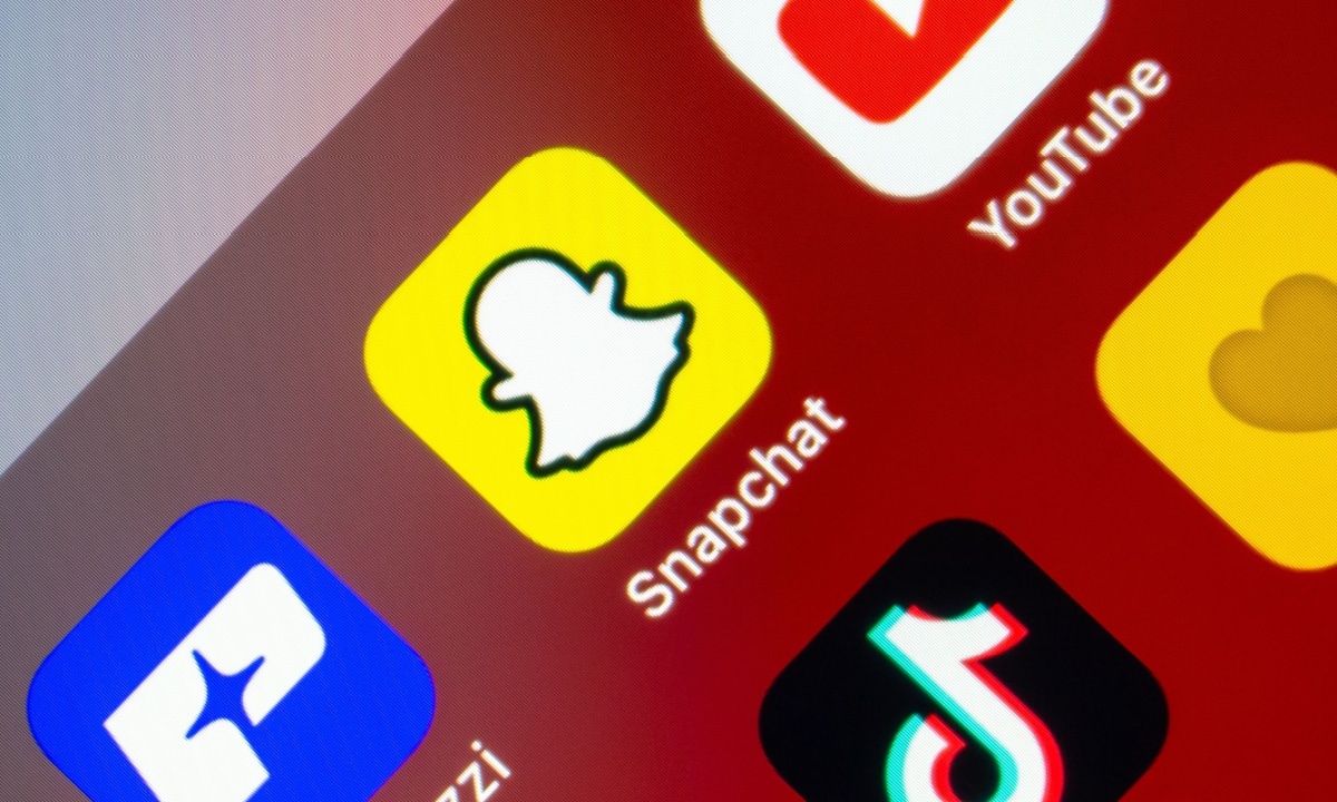 Snapchat Aims to Spend $1.5 Billion Per Year on AI