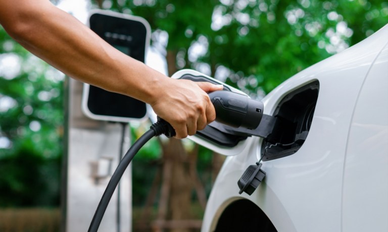 EV, charging, Starbucks, Mercedes-Benz