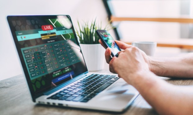 Federal Bill Targets AI and Credit Cards in ‘Addictive’ Sports Betting