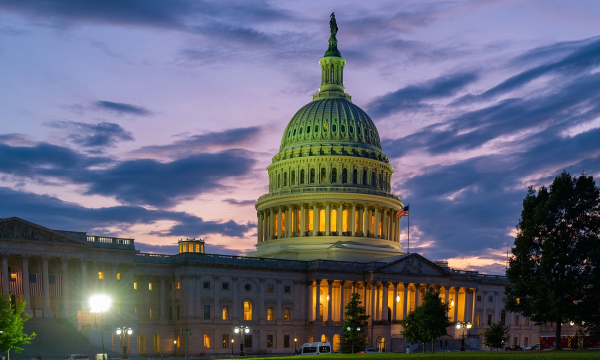 Congress Eyes Regulating AI as Finance and Healthcare Sectors Struggle With Adoption